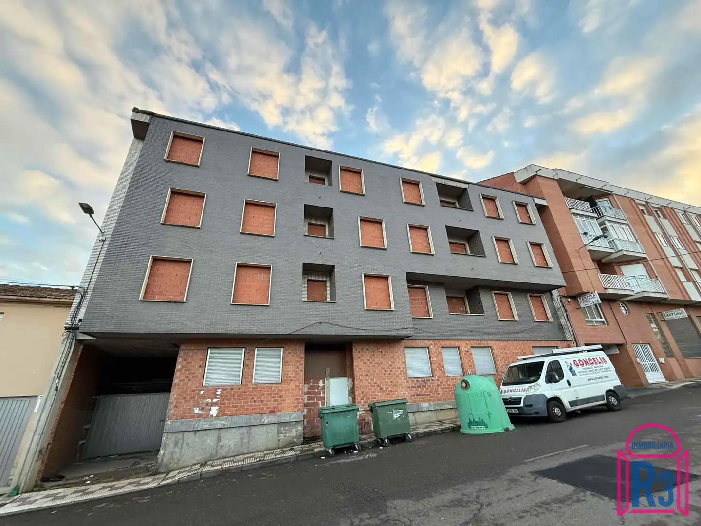 Buildings for sale in La Ermita, Villaquilambre