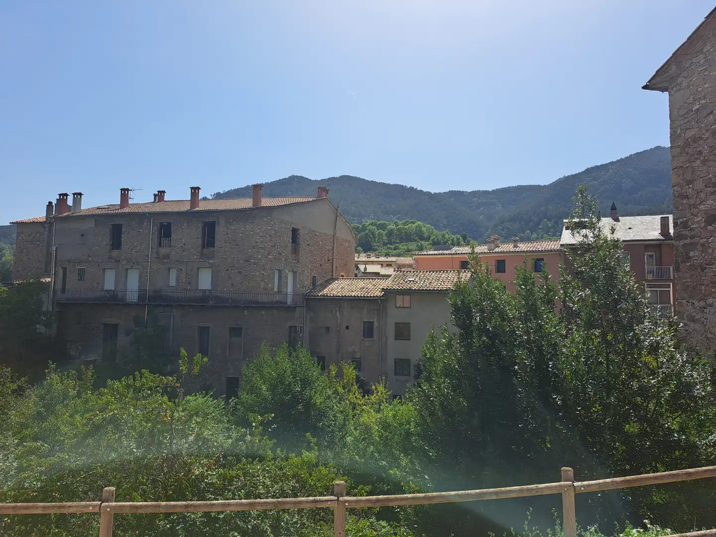 Vista exterior de Apartament en venda en La Pobla de Lillet, Barcelona