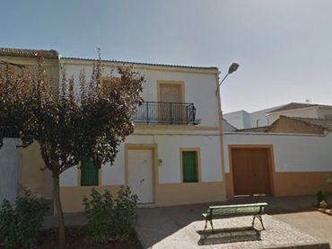 Adossat en venda a Cervantes