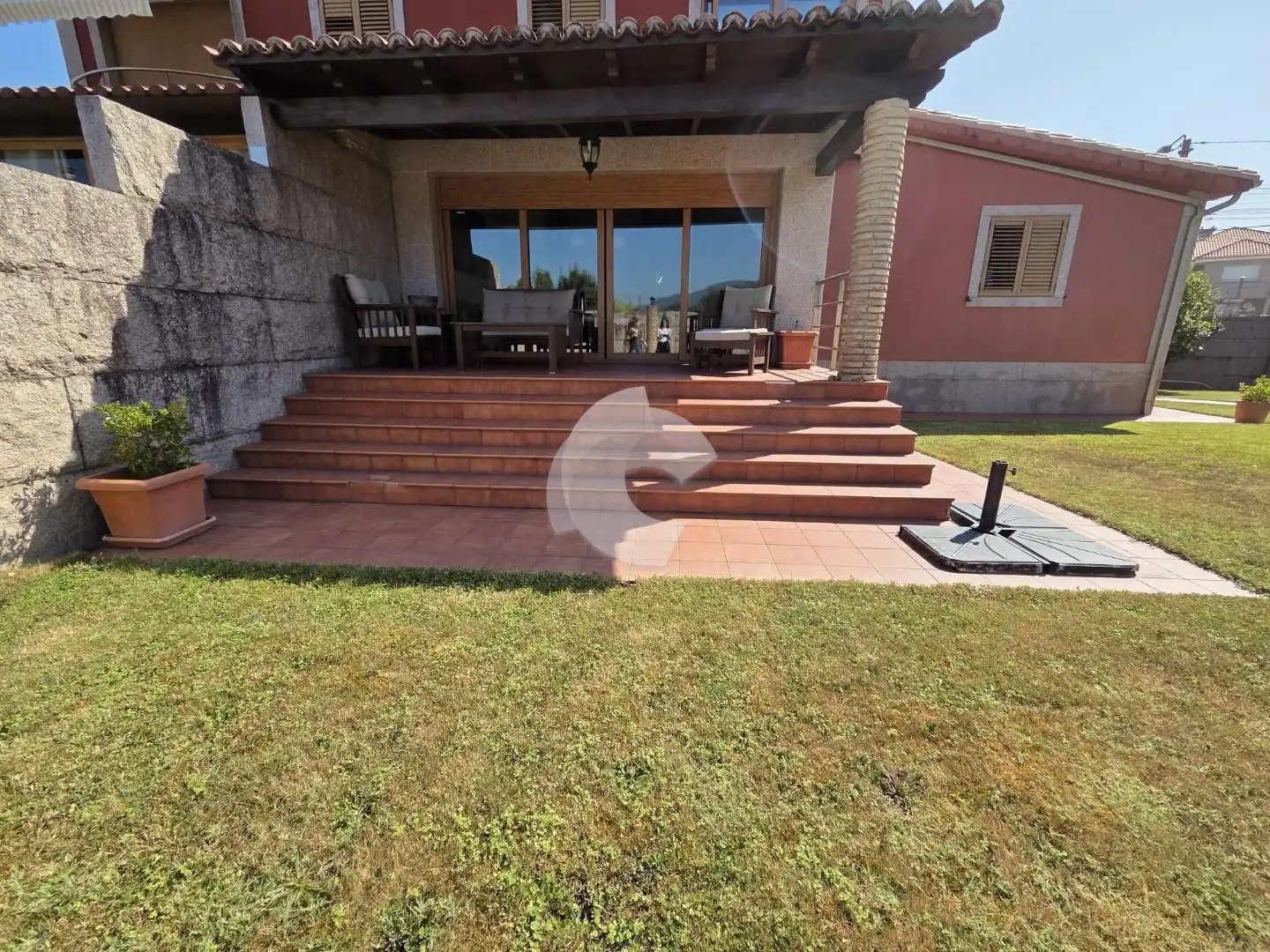 Terrassa de Casa adosada en venda en Vigo  amb Piscina i Balcó