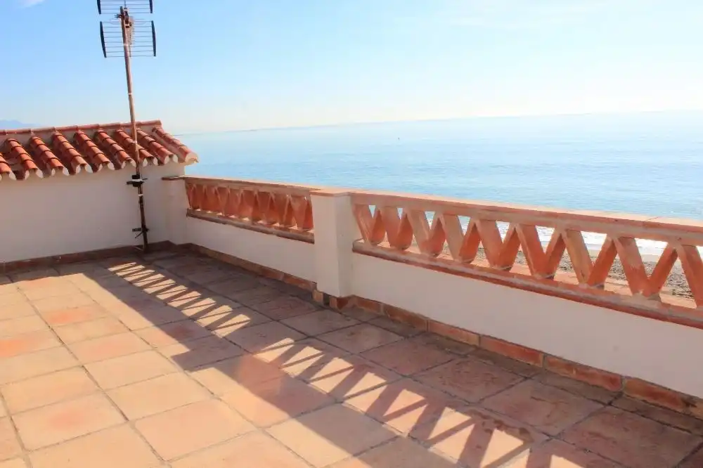 Xalet amb jardí en venda a Estepona Pueblo