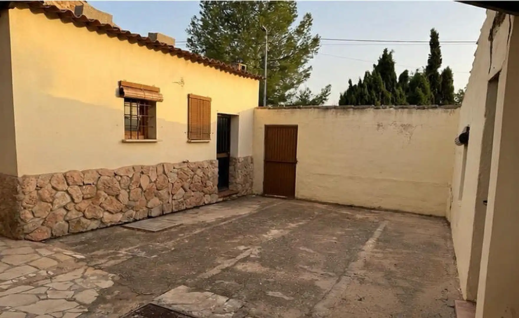 Vista exterior de Dúplex en venta en El Pinós / Pinoso con Terraza