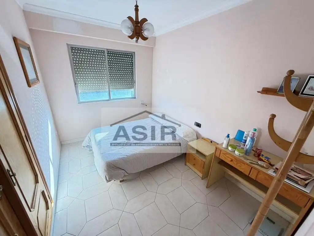 Dormitori de Casa o xalet en venda en Alzira amb Aire condicionat i Terrassa