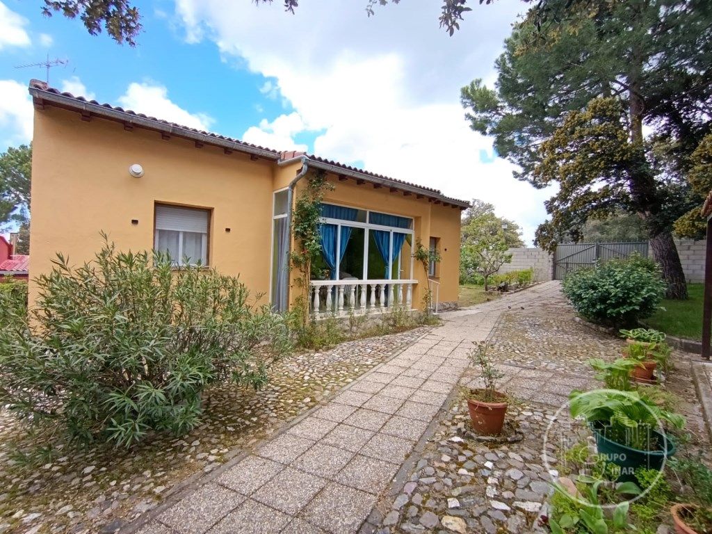 Exterior view of House or chalet for sale in Peñalba de Ávila  with Private garden, Terrace and Swimming Pool