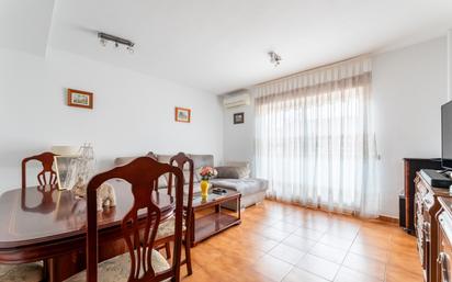 Sala d'estar de Pis en venda en Navalcarnero amb Aire condicionat, Calefacció i Parquet