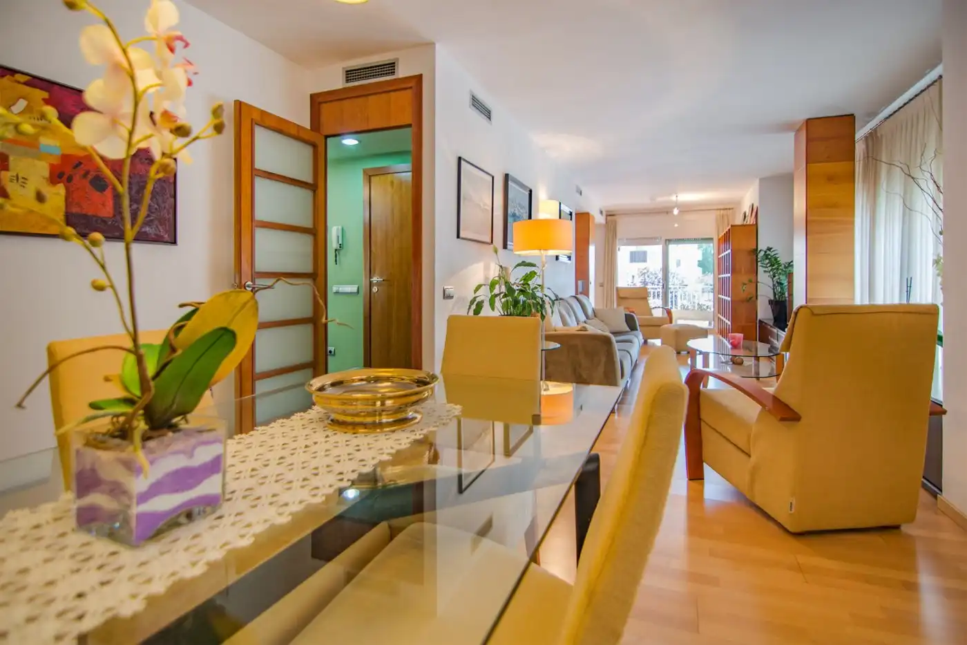 Houses for sale in Calle COMPOSITOR JOAQUIM SERRA, 3, Eixample - Horta Capallera