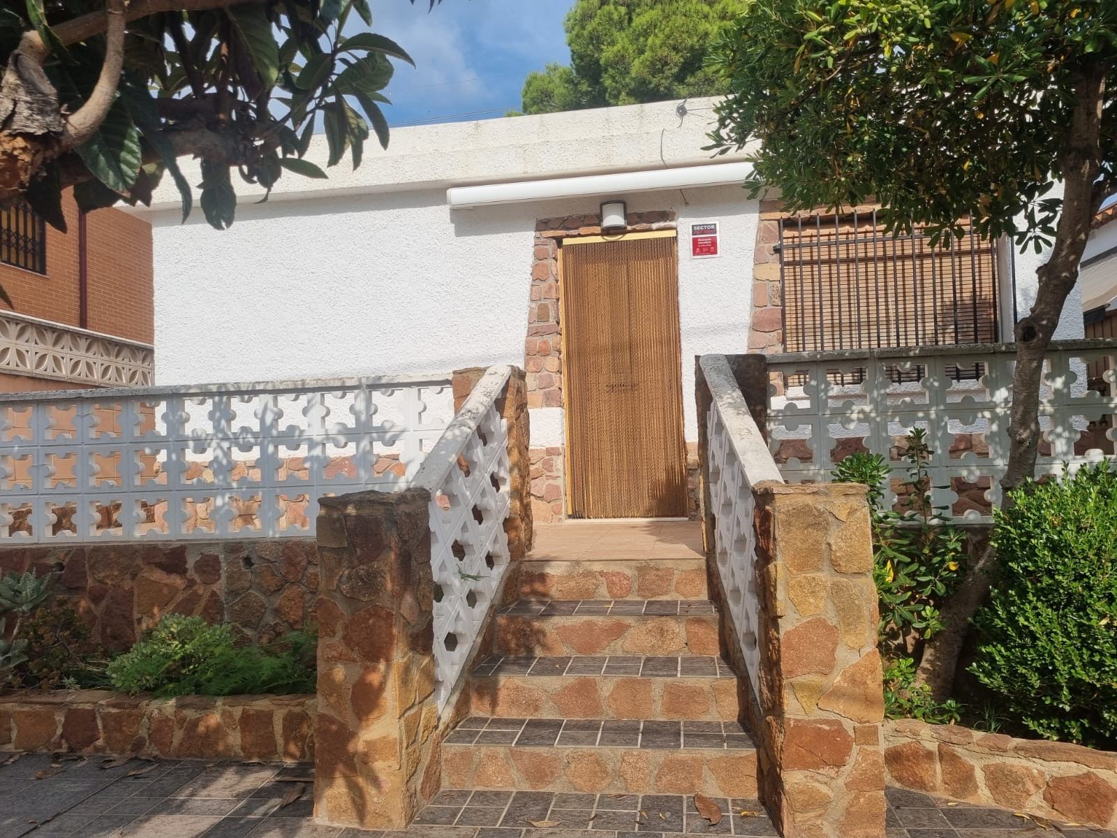 Vista exterior de Casa o chalet de alquiler en Gilet con Aire acondicionado, Jardín privado y Terraza