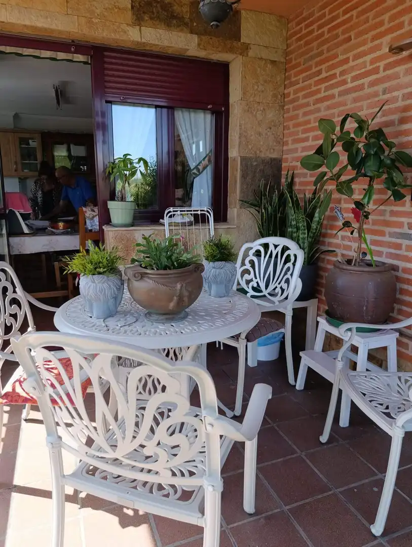 Terrassa de Casa o xalet en venda en San Andrés del Rabanedo amb Calefacció, Jardí privat i Terrassa