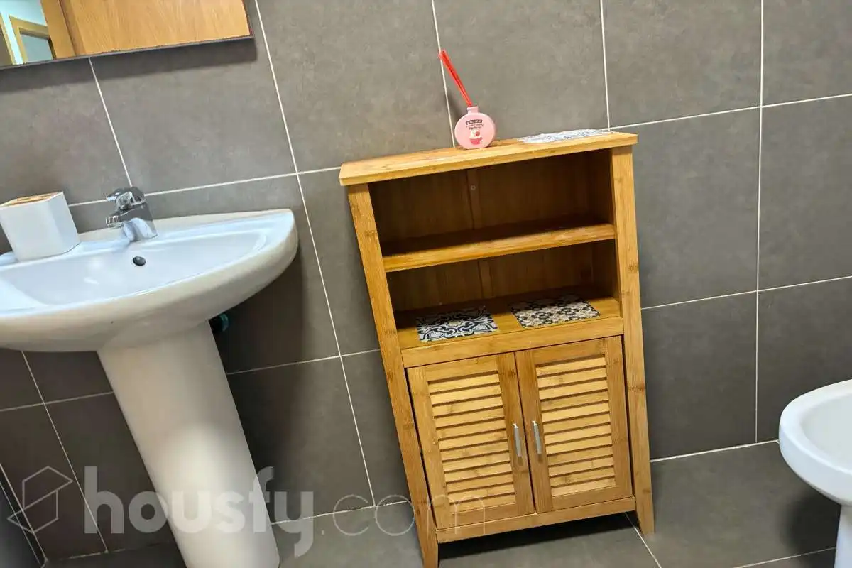Bany de Pis de lloguer en Sagunto / Sagunt amb Parquet, Moblat i Balcó