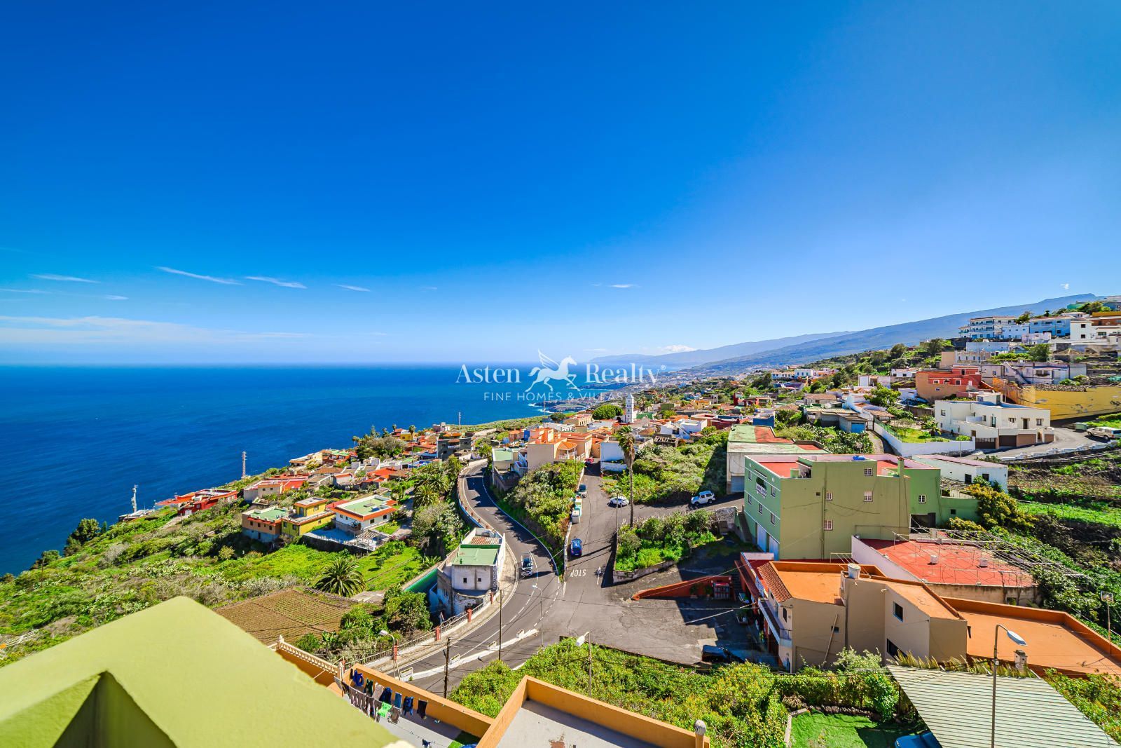 Exterior view of Single-family semi-detached for sale in Garachico  with Terrace, Furnished and Alarm