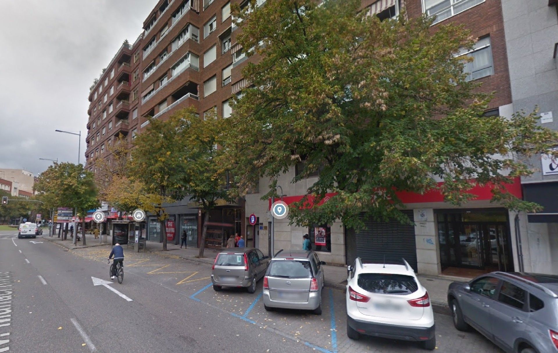 Garaje de alquiler en AV MANUEL RIVERA, Centro