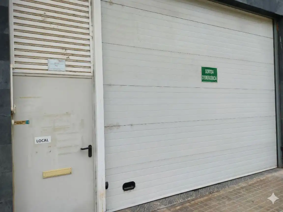 Parkplatz von Geschaftsraum zur Miete in Rosselló