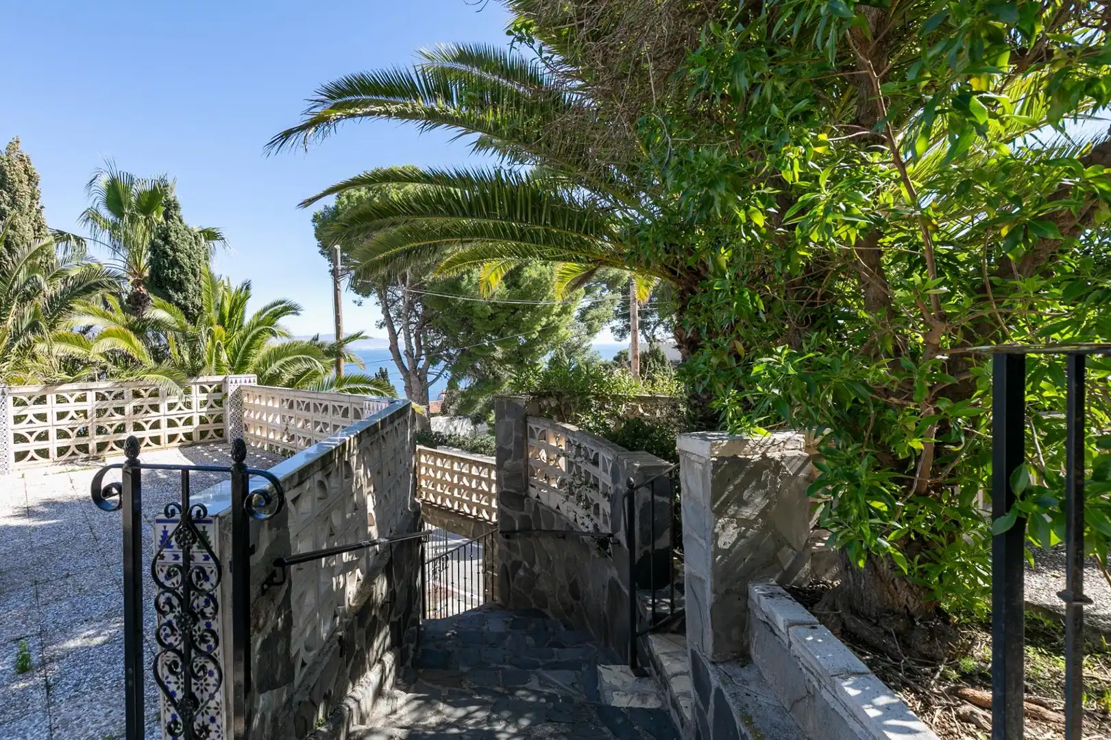 Garden of Houses for sale in Almuñécar  with Air Conditioner, Private garden and Terrace