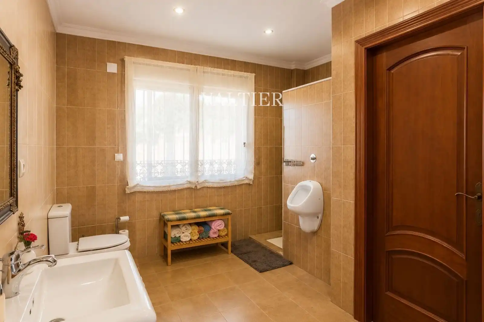 Bany de Casa o xalet en venda en Almoines amb Aire condicionat, Terrassa i Moblat