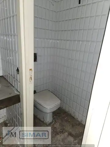 Baño de Local en venta en Toledo