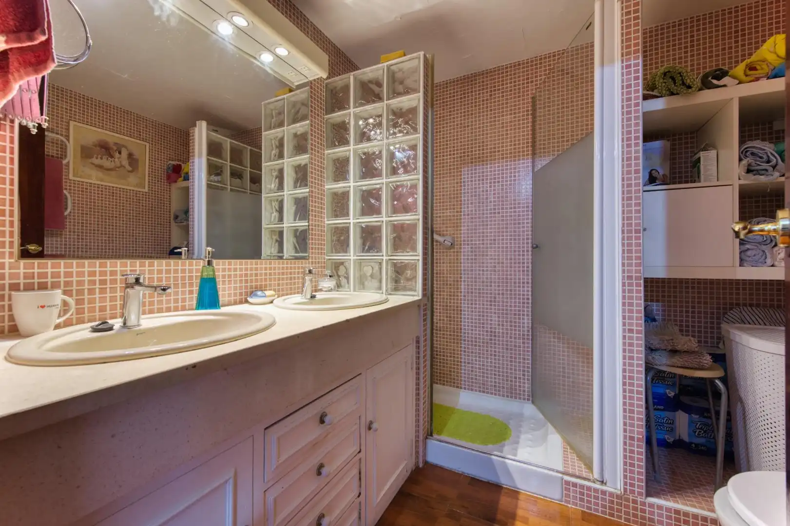 Baño de Casa adosada en venta en Mairena del Aljarafe con Aire acondicionado, Terraza y Trastero