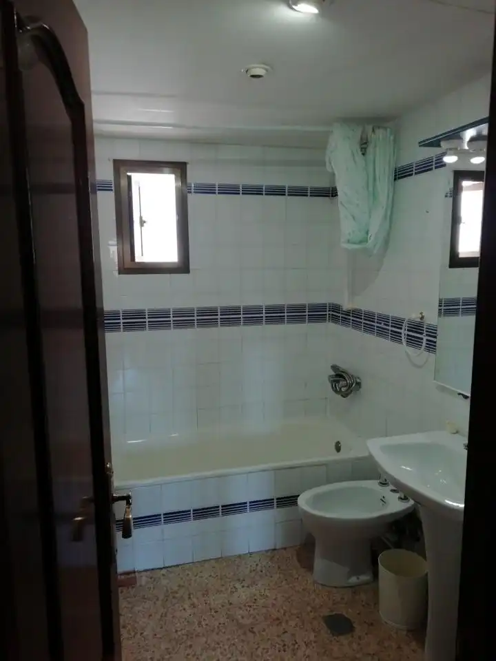 Baño de Piso de alquiler en Collado Villalba con Calefacción, Terraza y Piscina comunitaria
