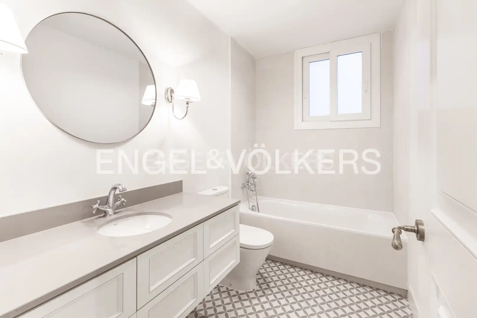 Baño de Piso en venta en Madrid con Aire acondicionado, Calefacción y Terraza