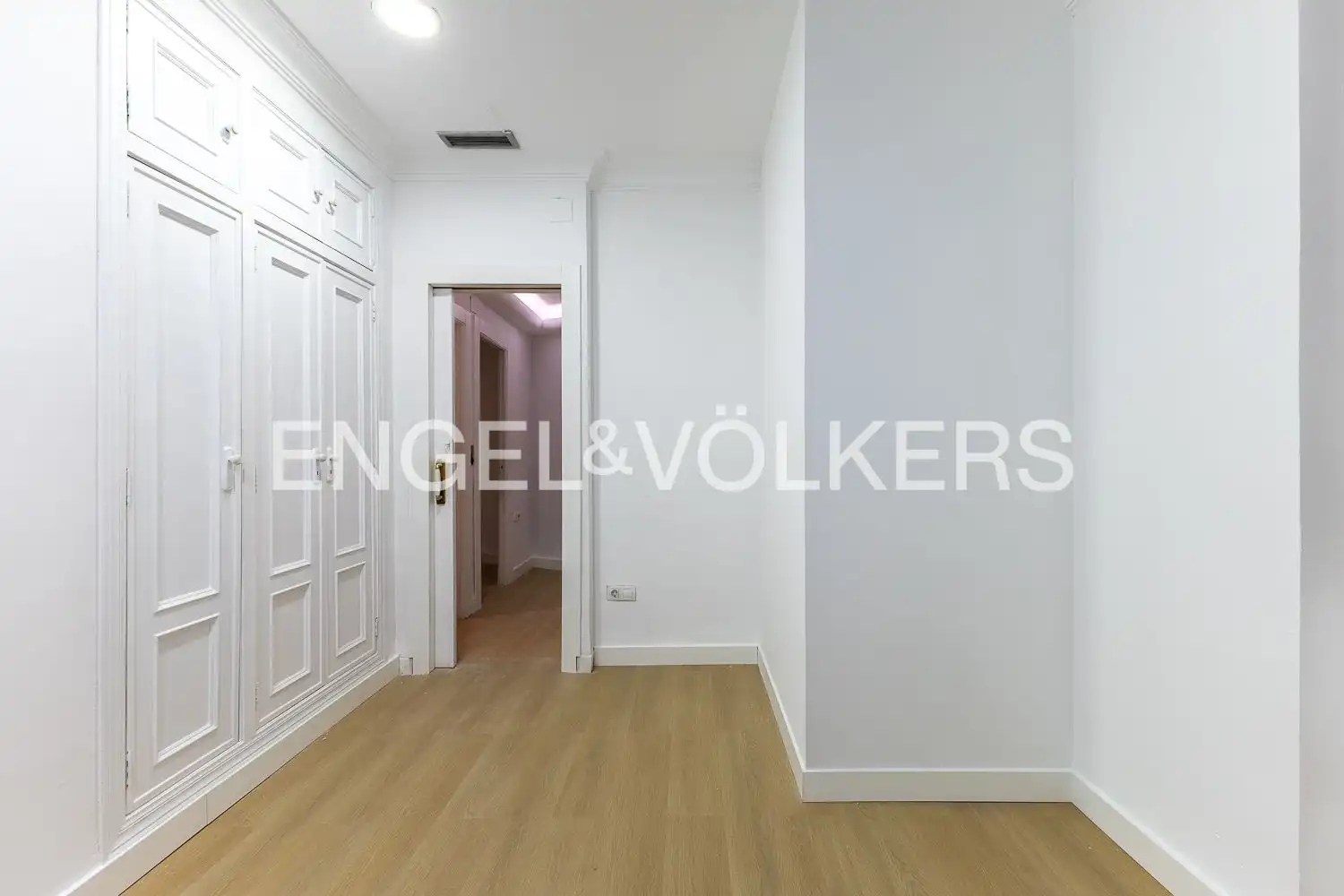 Wohnung zur Miete in Valencia mit Klimaanlage, Heizung und Möbliert