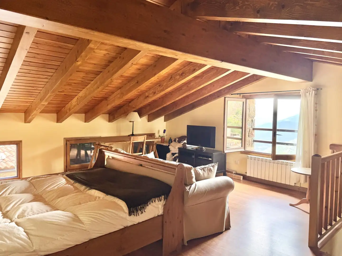 Habitación de Casa o chalet en venta en Castellar de n'Hug con Calefacción, Terraza y Amueblado