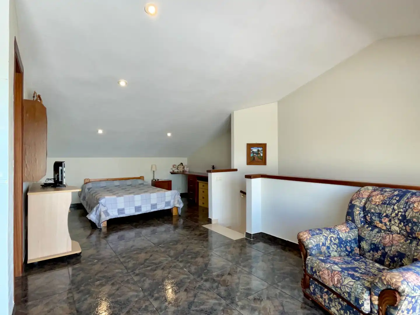 Schlafzimmer von Einfamilien-Reihenhaus zum Verkauf in Sant Vicenç de Montalt mit Klimaanlage, Heizung und Privatgarten