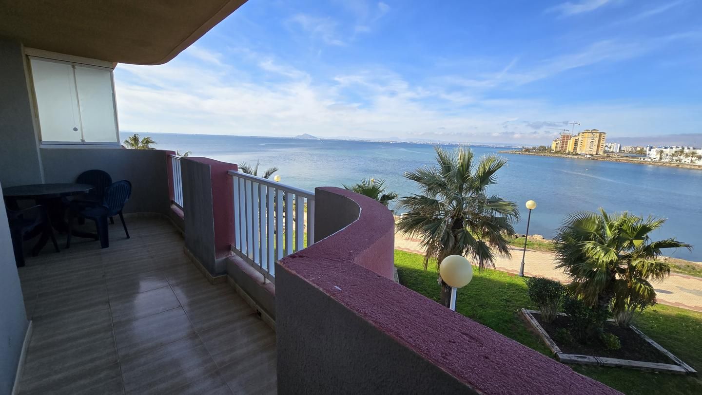 Dormitori de Apartament en venda en La Manga del Mar Menor amb Aire condicionat, Moblat i Balcó