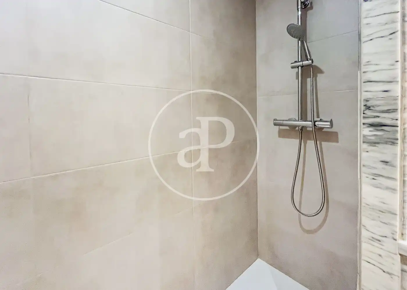 Baño de Loft de alquiler en Madrid con Aire acondicionado, Calefacción y Amueblado