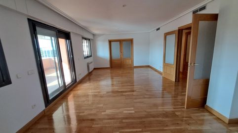Foto 5 de Ático de alquiler en Calle Rosales, Zona Monte El Pilar, Majadahonda