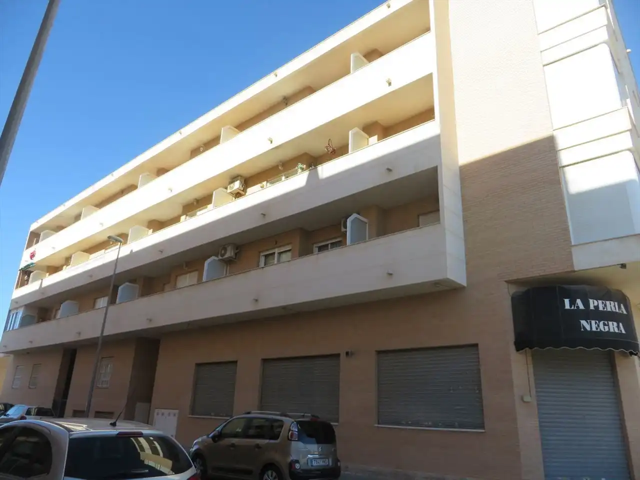 Vista exterior de Piso en venta en Los Montesinos con Terraza