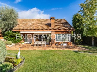 Casa con piscina in vendita a Bellaterra