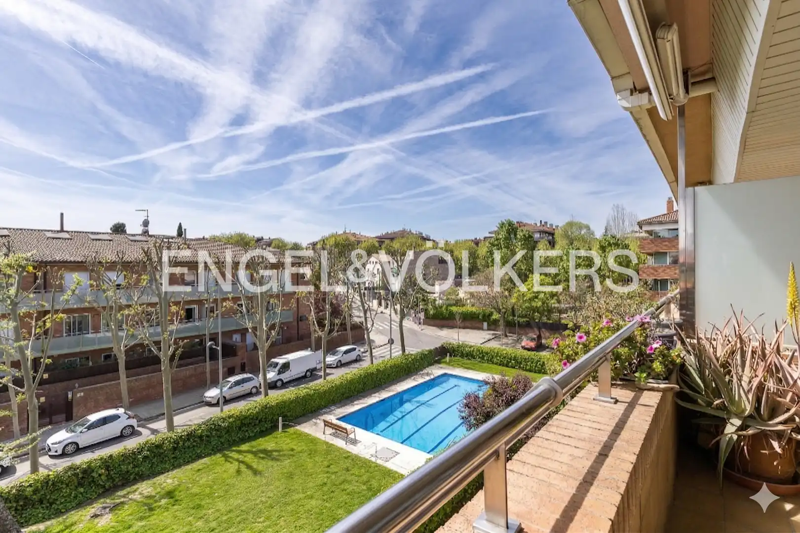 Exterior view of Flat for sale in Sant Cugat del Vallès  with Air Conditioner, Heating and Parquet flooring