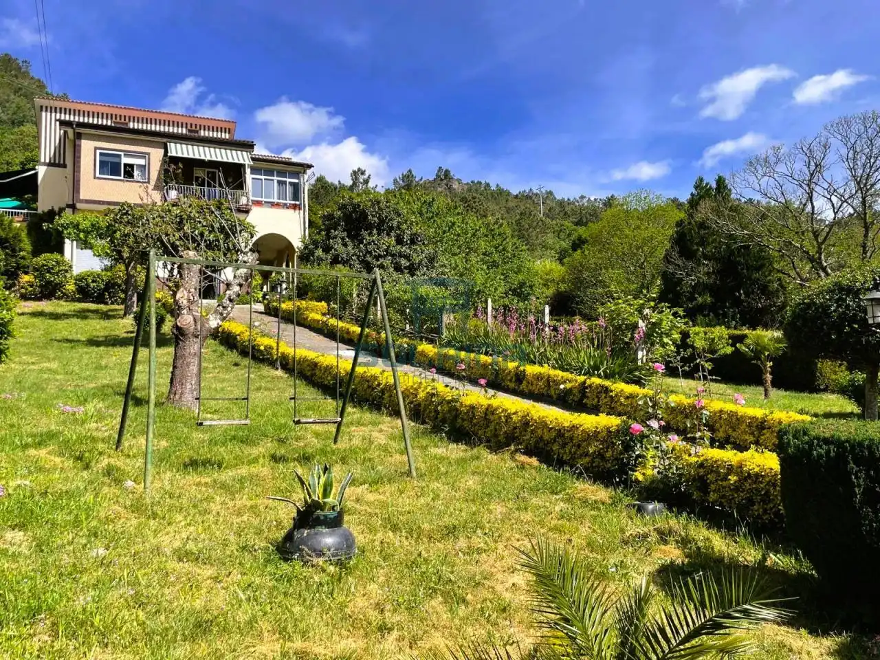 Jardín de Casa o chalet en venta en Ourense Capital  con Calefacción, Jardín privado y Terraza