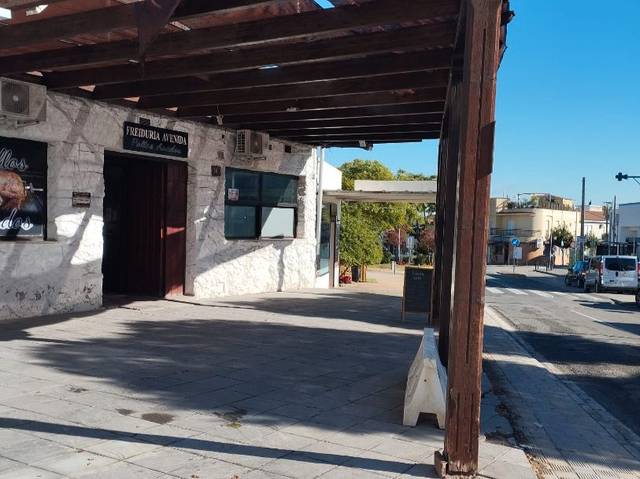 Local comercial en Alquiler en Avenida Almensilla, 16 en Palomares del Río