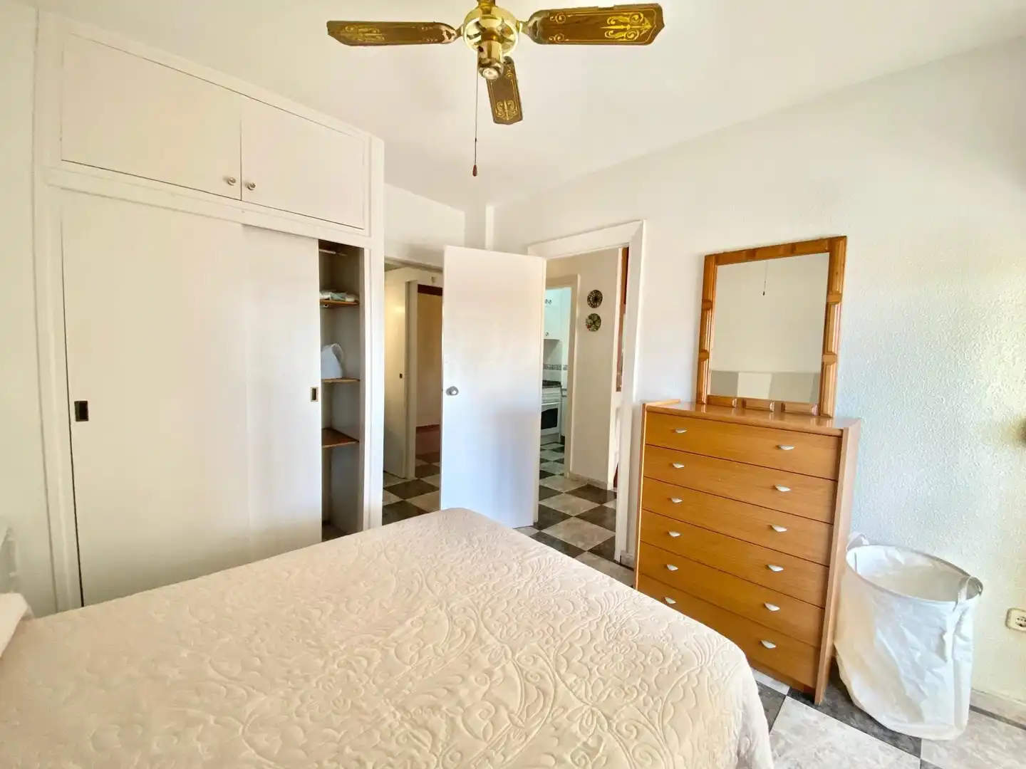 Habitación de Apartamento de alquiler en Cartagena con Aire acondicionado, Calefacción y Amueblado