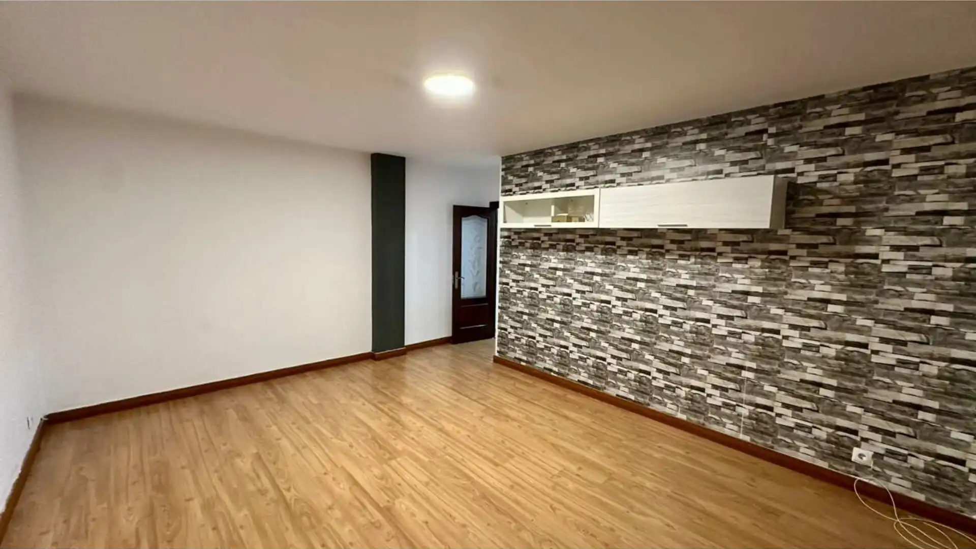 Piso en venta en Oviedo  con Calefacción, Terraza y Trastero