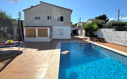 Swimming pool of House or chalet for sale in La Bisbal del Penedès