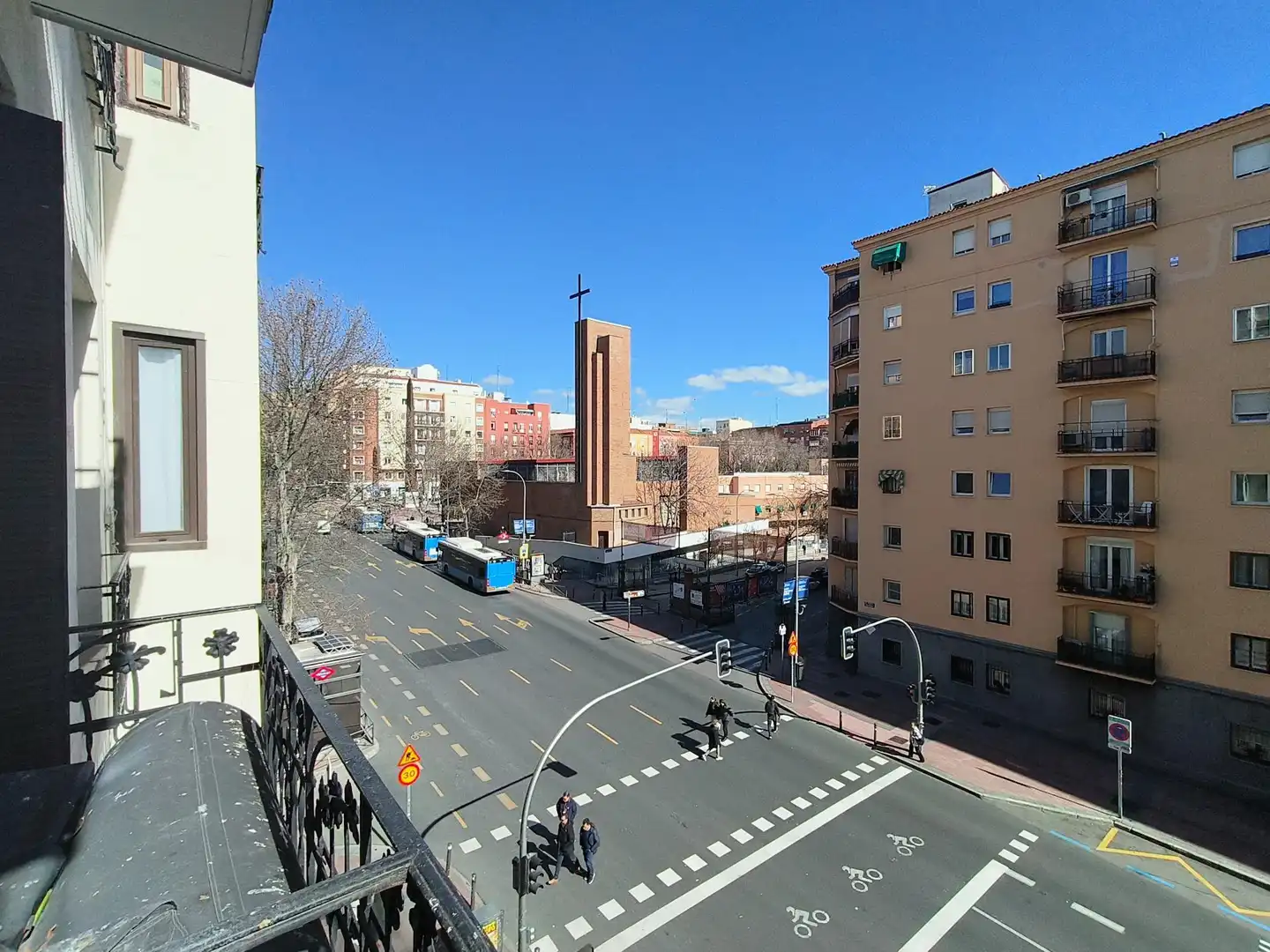 Vista exterior de Piso en venta en Madrid con Terraza
