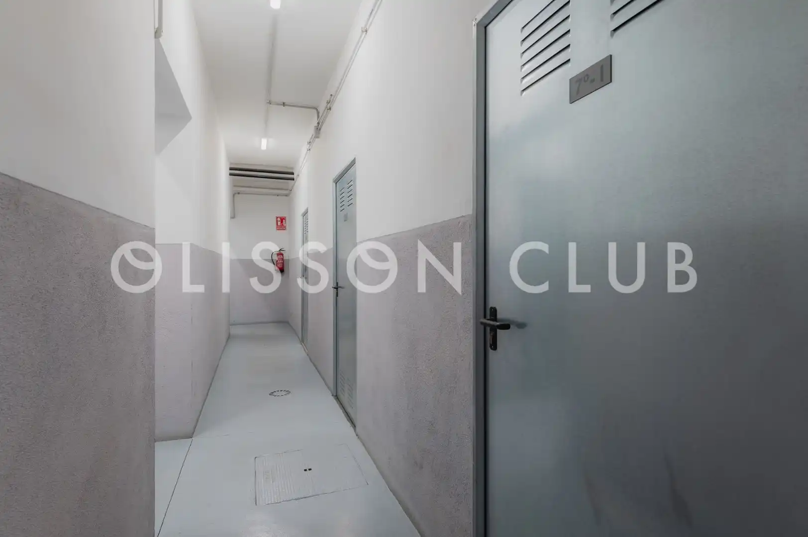 Flat for sale in Madrid  with Air Conditioner, Heating and Storage room