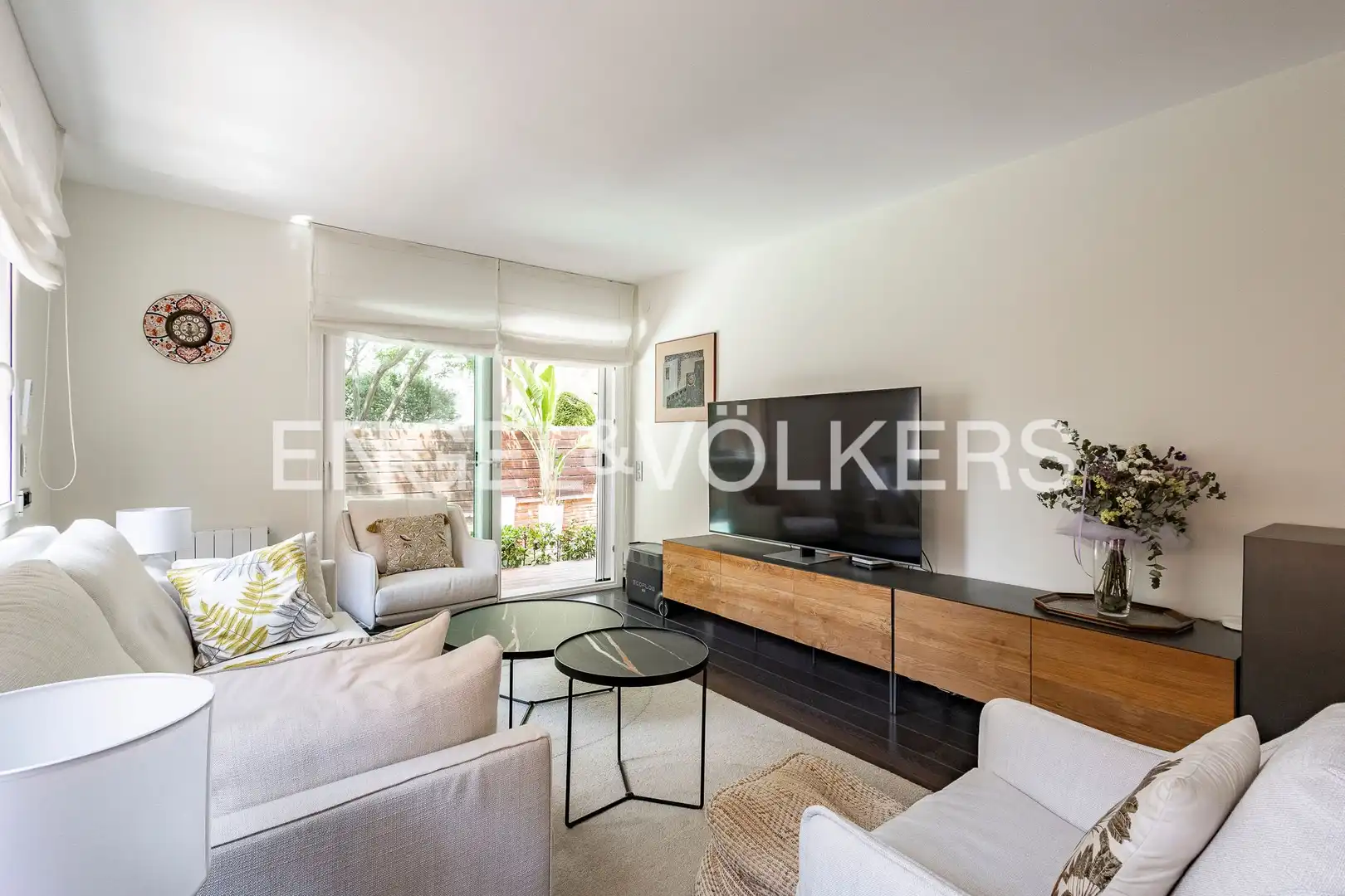 Sala d'estar de Apartament en venda en Esplugues de Llobregat amb Aire condicionat, Calefacció i Jardí privat
