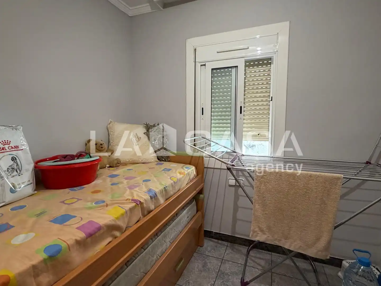 Piso en venta en Santa Coloma de Gramenet con Amueblado, Horno y Balcón