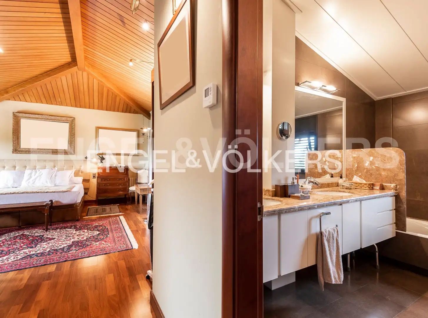 Bathroom of Houses for sale in Sant Cugat del Vallès  with Air Conditioner, Heating and Private garden