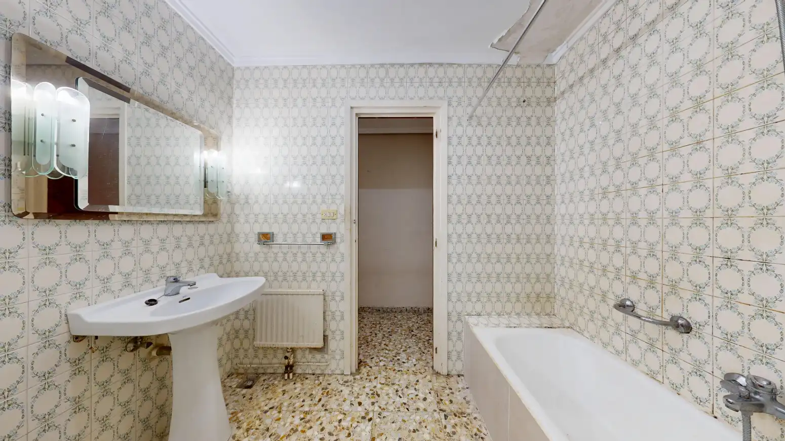 Bathroom of Flat for sale in Tafalla  with Heating and Balcony