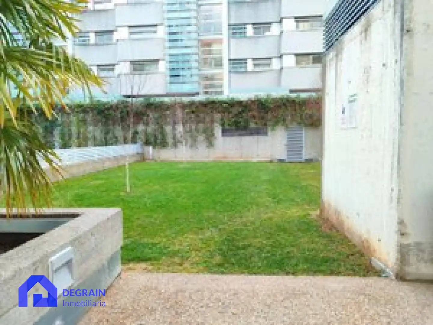 Garten von Wohnung zum Verkauf in Oviedo  mit Heizung, Privatgarten und Abstellraum