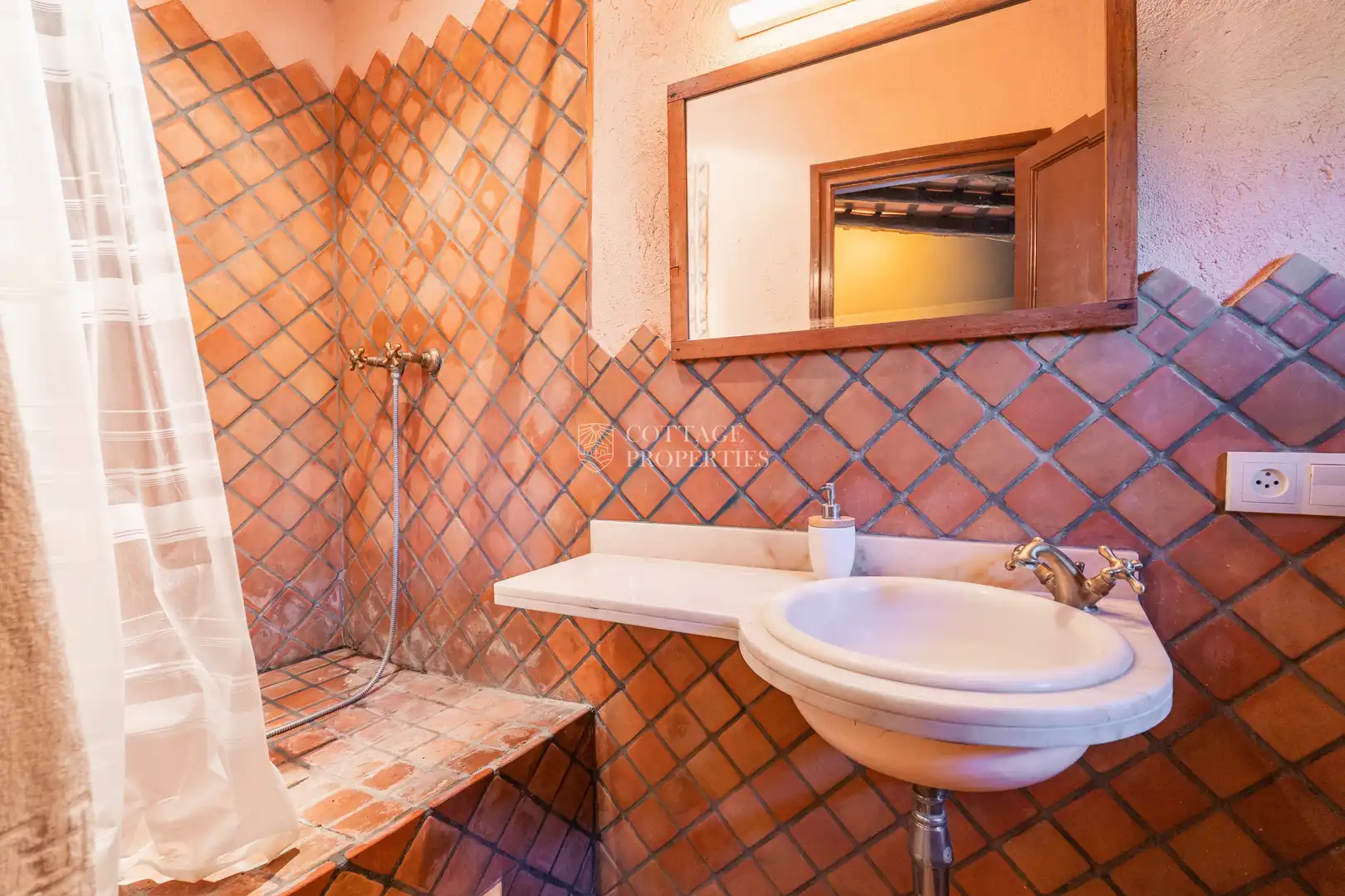 Bathroom of Country homes for sale in Foixà  with Air Conditioner, Private garden and Swimming Pool