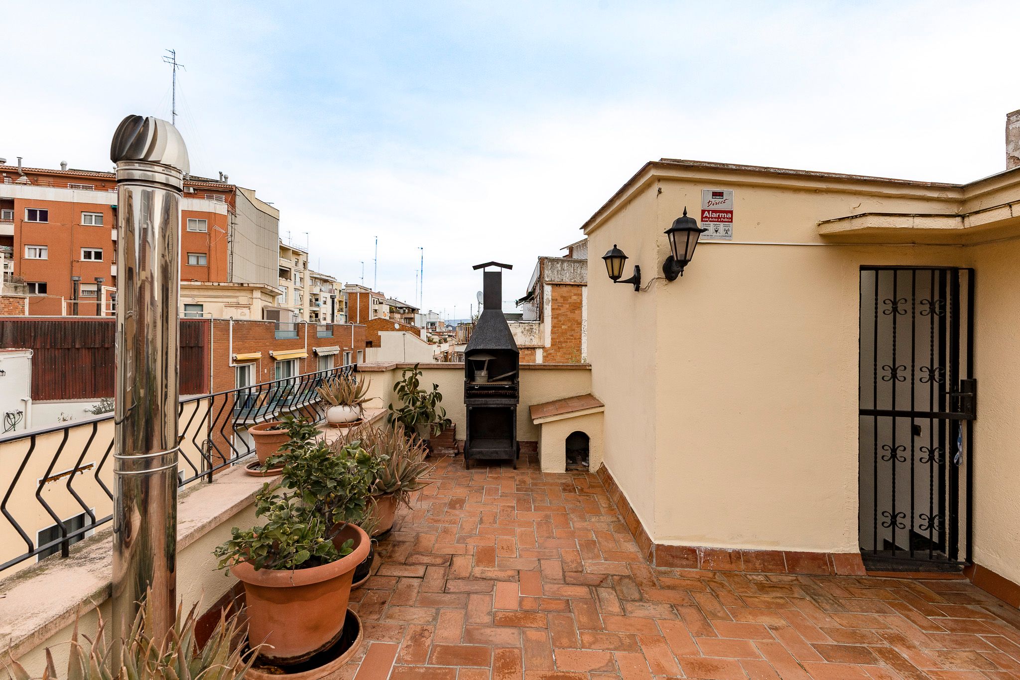 Terrace of Single-family semi-detached for sale in  Barcelona Capital  with Heating