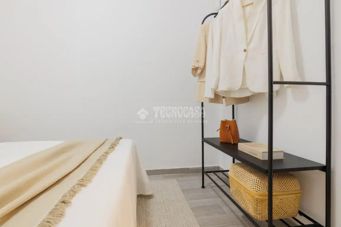 Habitación de Local en venta en Madrid