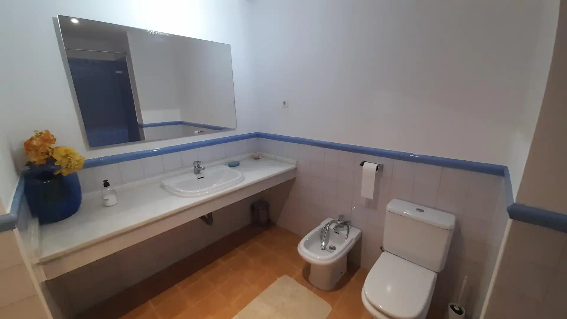 Bathroom of Flat for sale in Benalmádena  with Air Conditioner, Terrace and Storage room