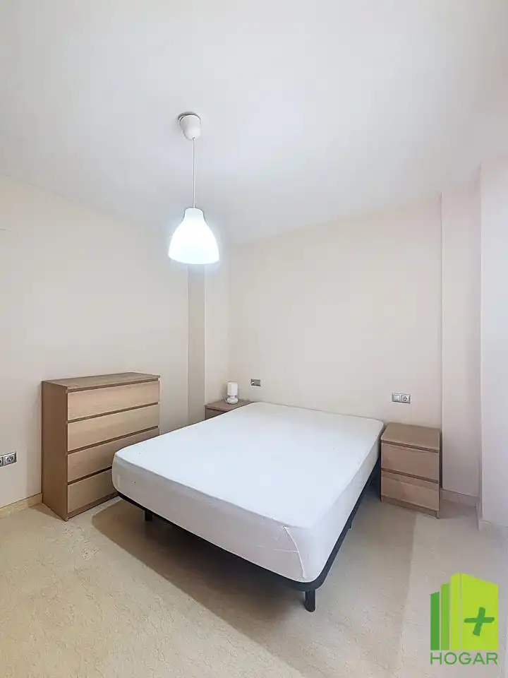 Dormitori de Apartament en venda en Jaén amb Aire condicionat i Balcó