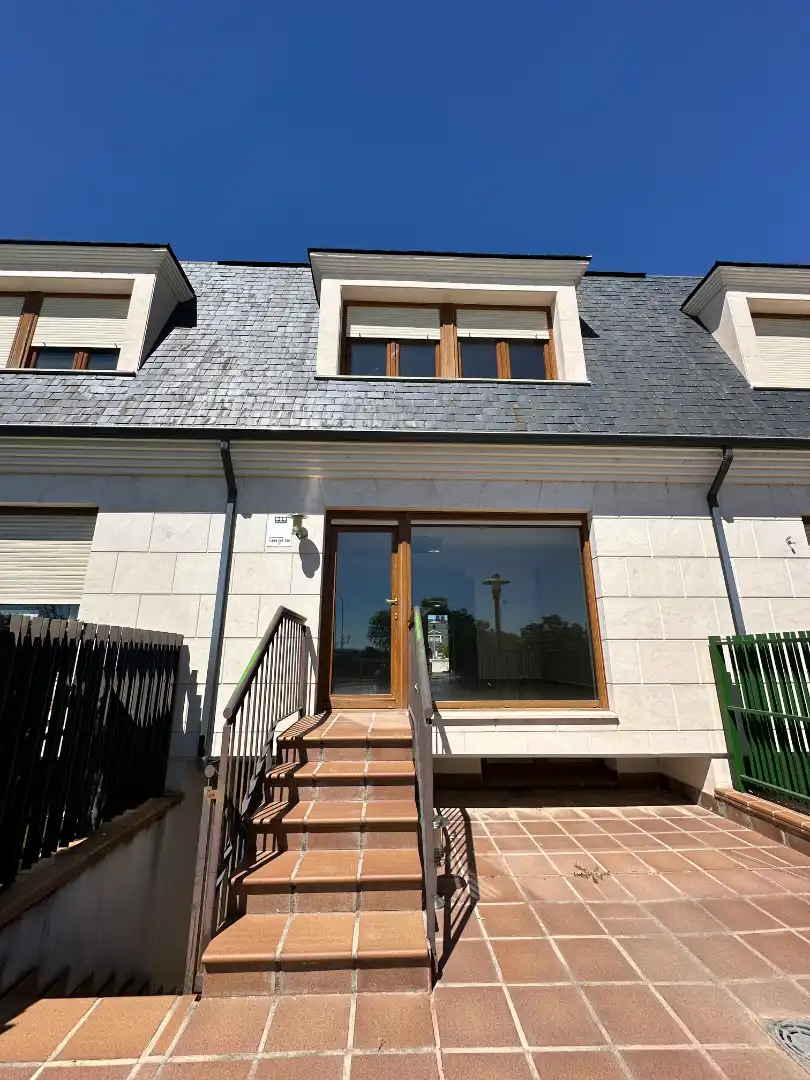 Vista exterior de Casa adosada en venta en Palencia