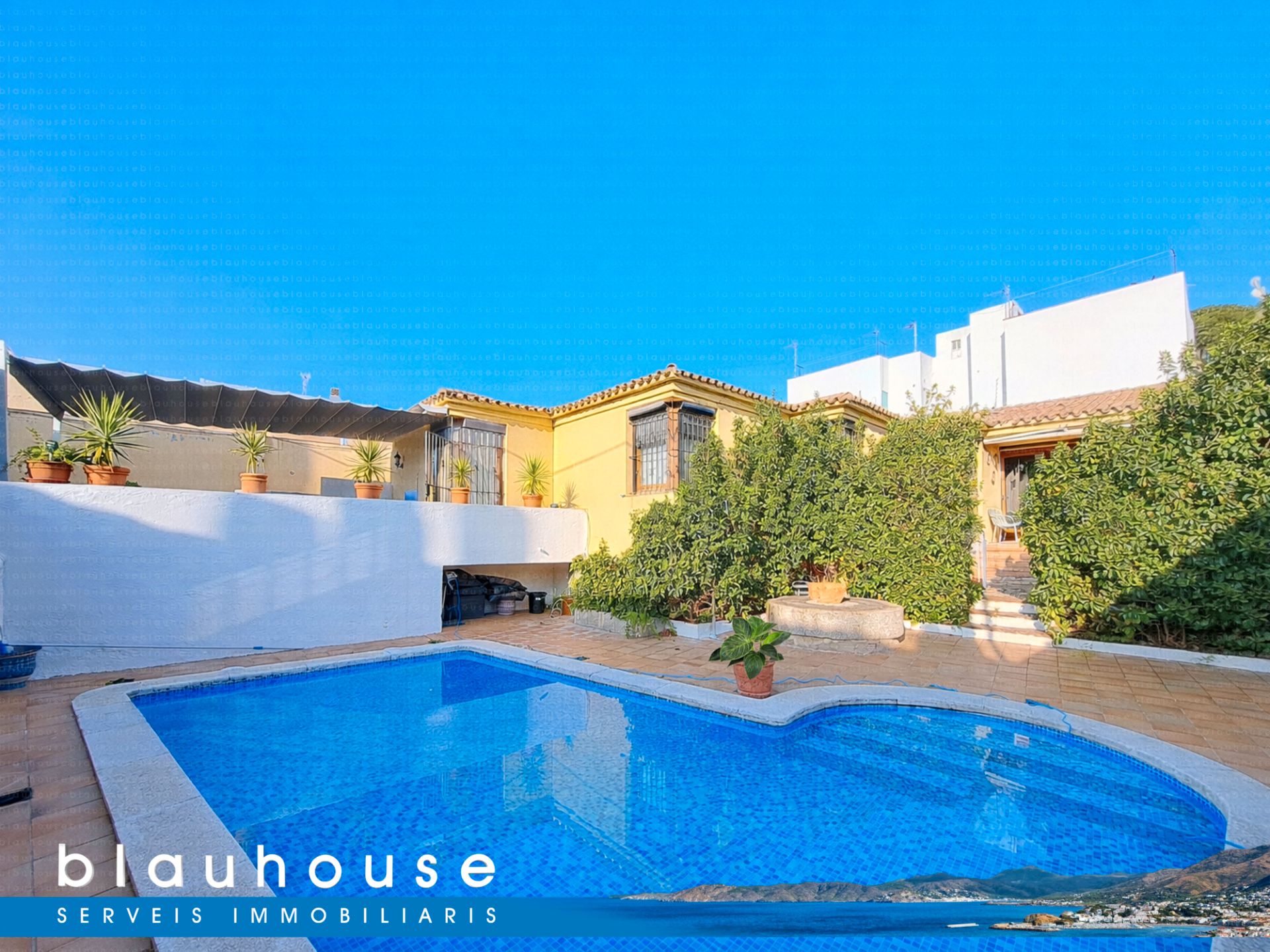 Vista exterior de Casa o xalet en venda en Llançà amb Calefacció, Terrassa i Traster